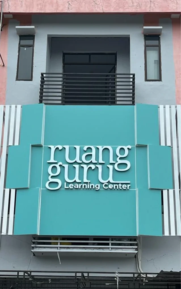 RENOVASI RUANG GURU 2023